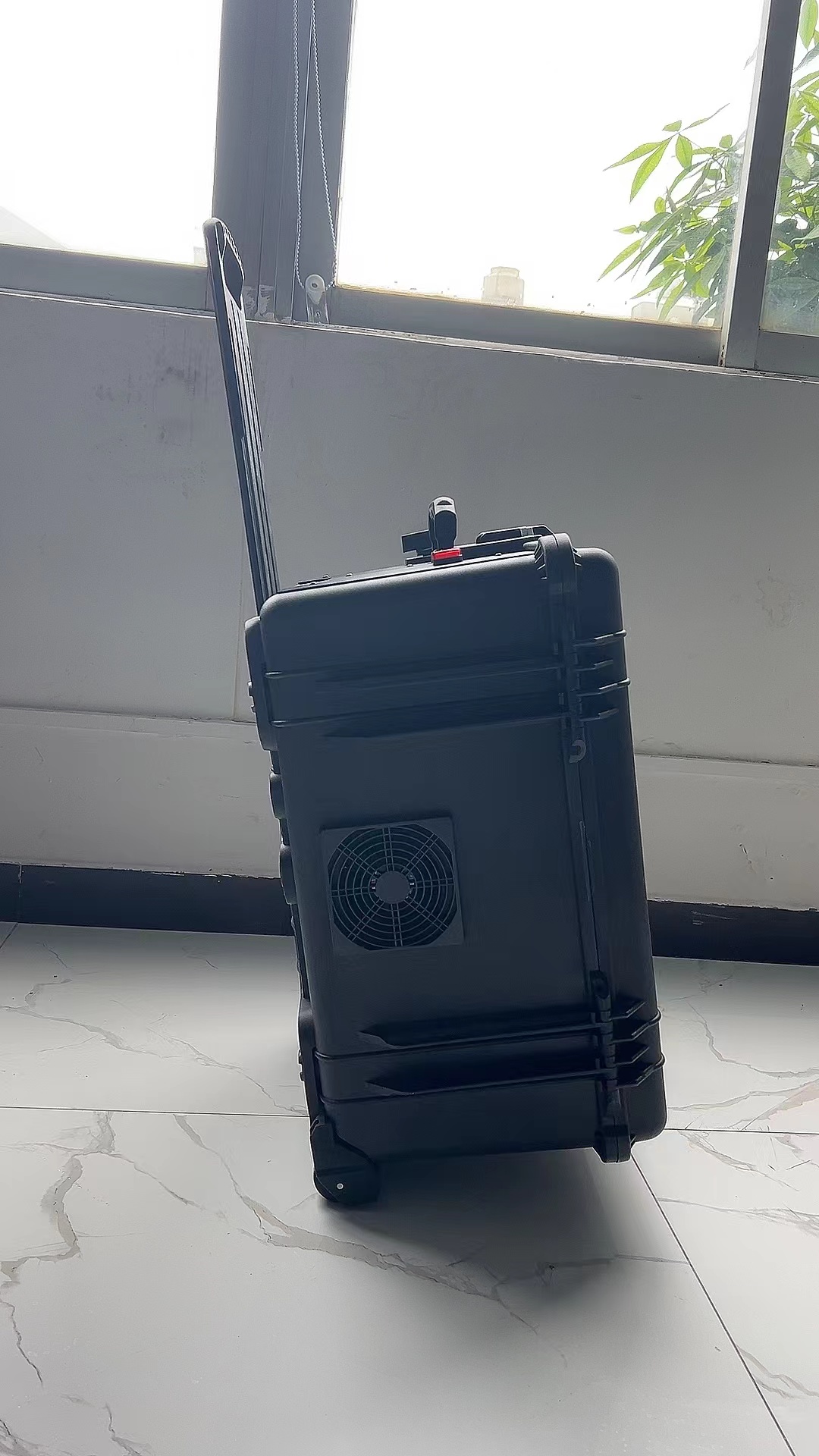 平果手拉箱型移动通信干扰器